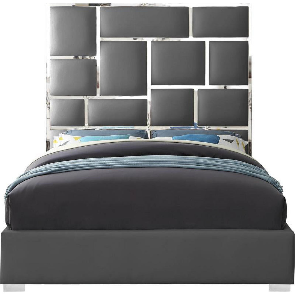 King Bed in Gray Solid Wood and Faux Leather R685595