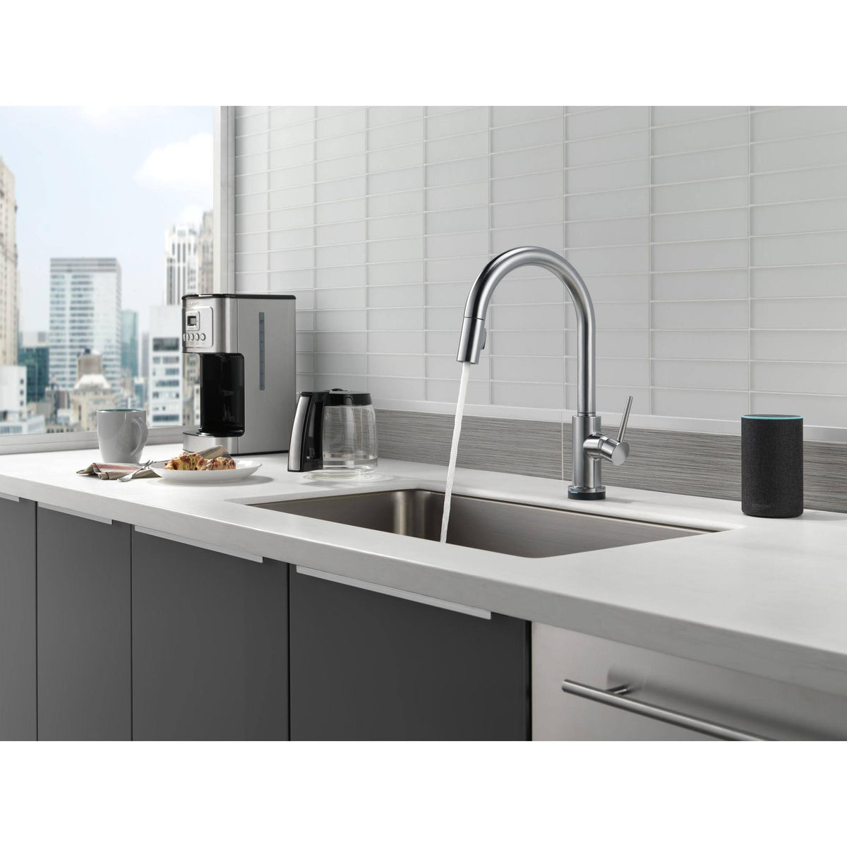Chrome Pull Down Touch Single Handle Kitchen Faucet Q5323