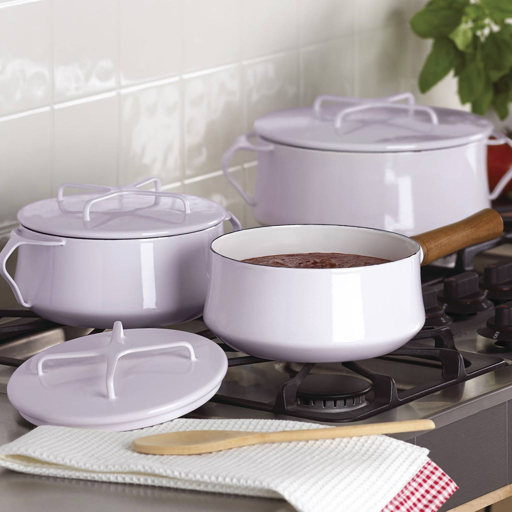 Chili Red 4 qt Casserole W9363