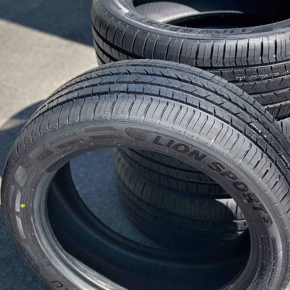 All-Season High Performance Radial Tire 255/35R19 96W XL 4-Ply BSW X70024