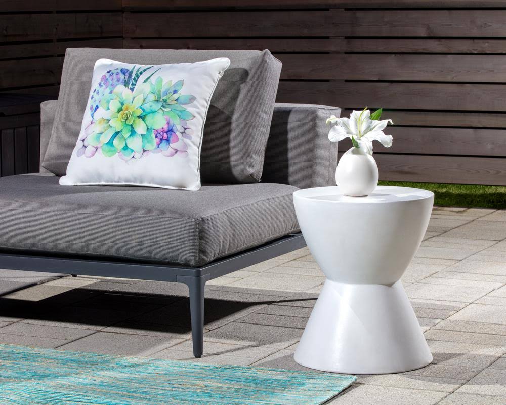 White End Table X663
