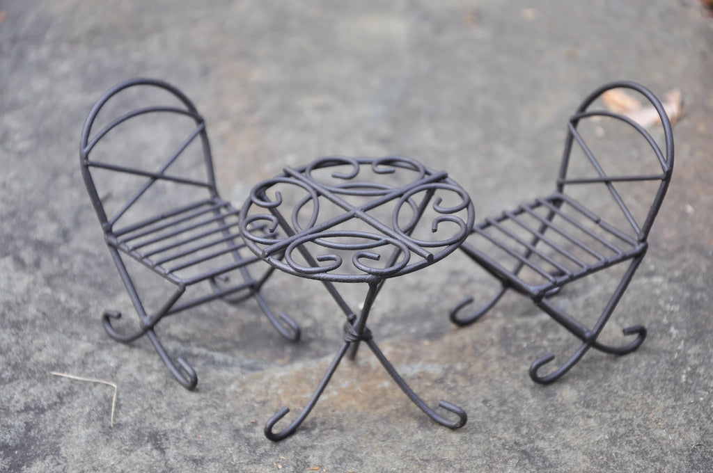 Red Metal Miniature Bistro Set T7836