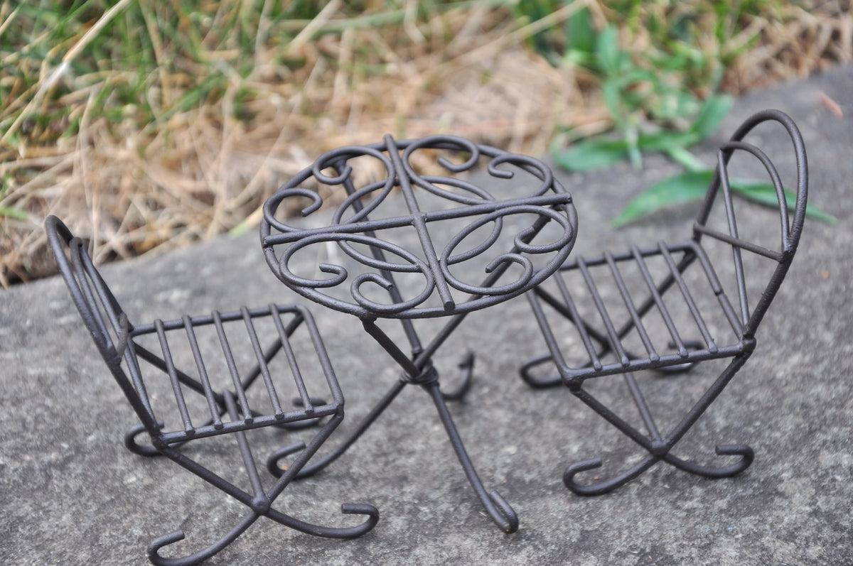 Red Metal Miniature Bistro Set T7836