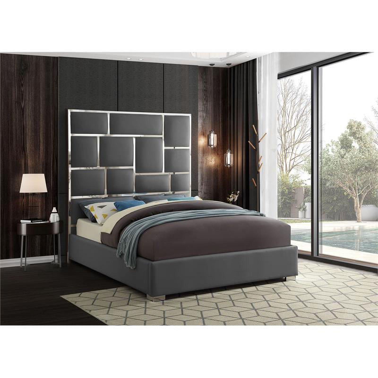 King Bed in Gray Solid Wood and Faux Leather R685595