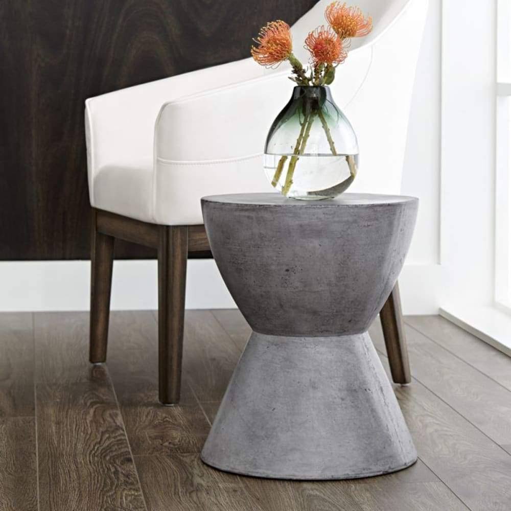 White End Table X663