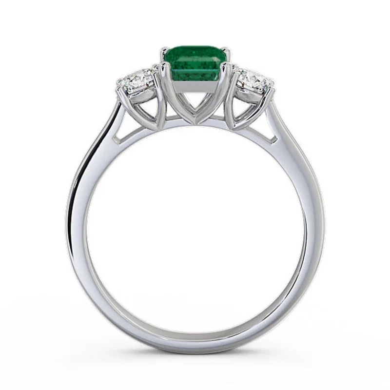 14K White Gold Three Stone Diamond Ring Q834