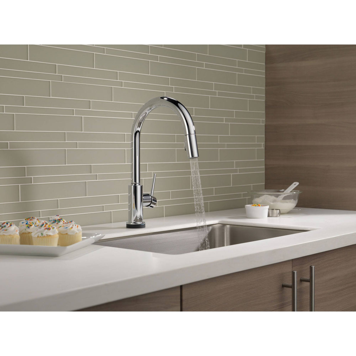 Chrome Pull Down Touch Single Handle Kitchen Faucet Q5323