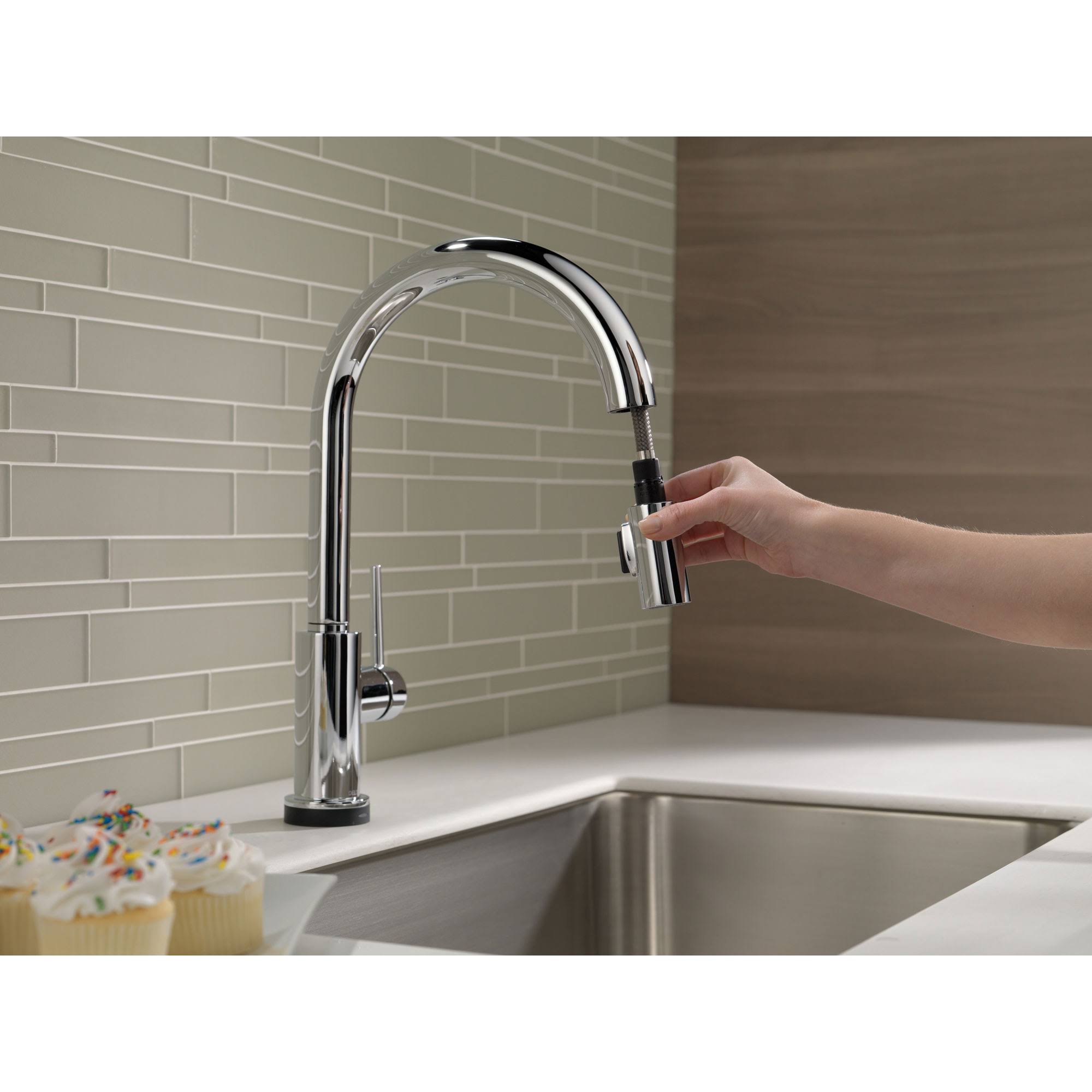 Chrome Pull Down Touch Single Handle Kitchen Faucet Q5323