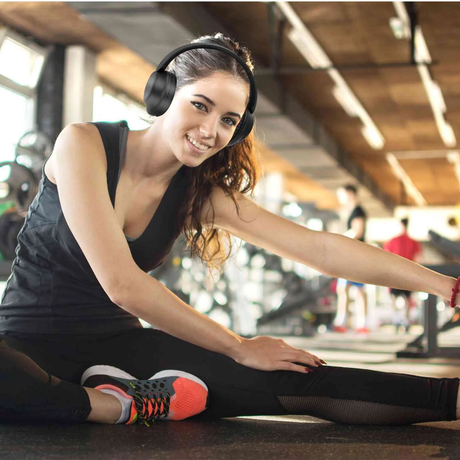 Wireless Bluetooth Over The Ear Headphones with Mic Y372