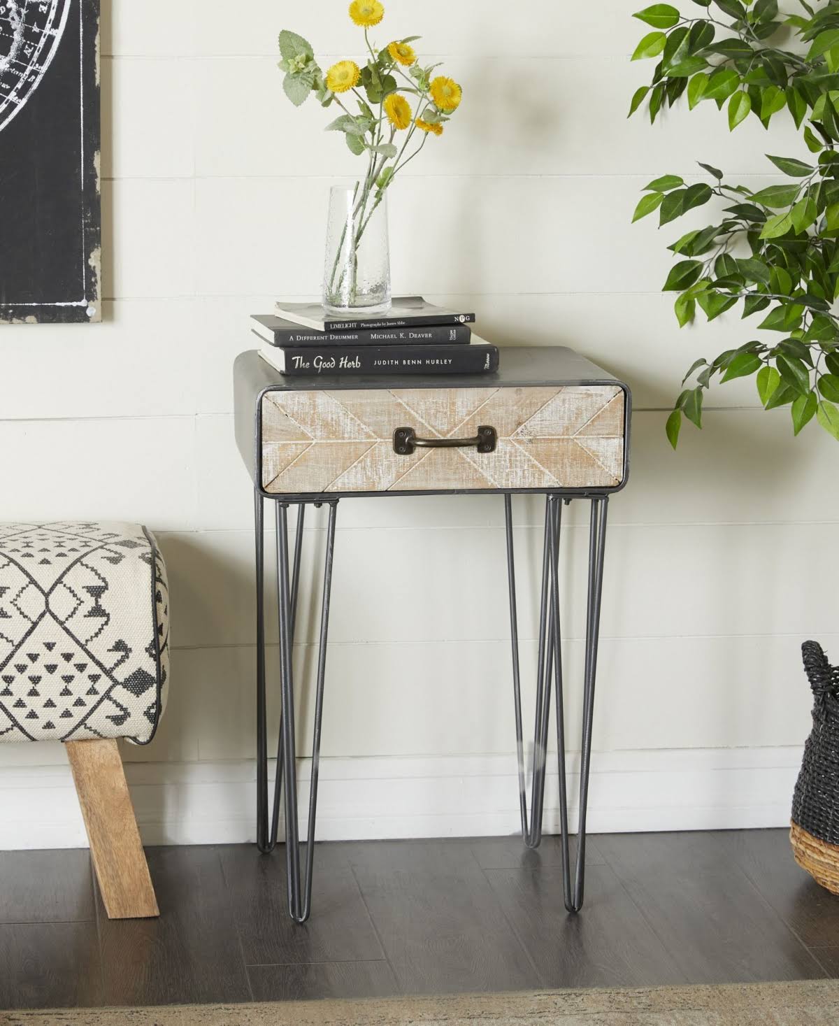 Black Iron and Wood Accent Table U501